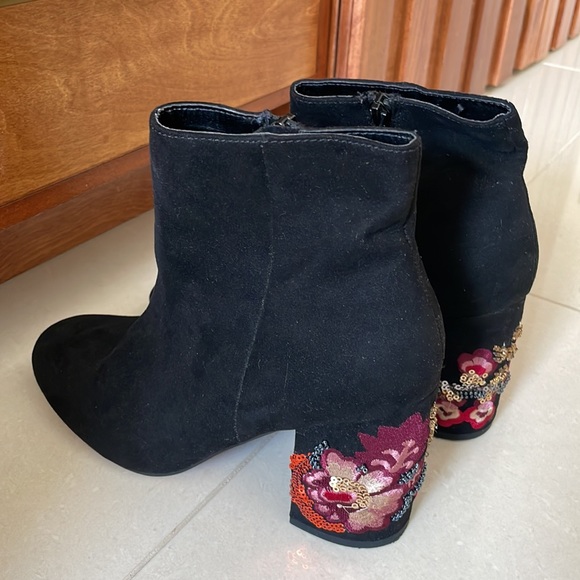 Express Shoes - Express velvet boots